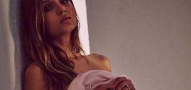 Josephine Skriver zmysłowo prezentuje bieliznę Victoria`s Secret